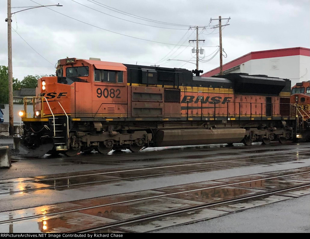 BNSF 9082